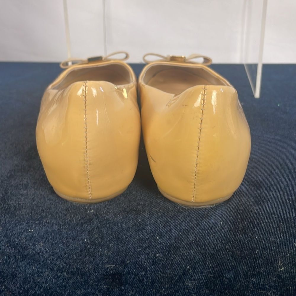 Kate Spade Tan Patent Flats w Bow Shoes - Picture 5 of 7